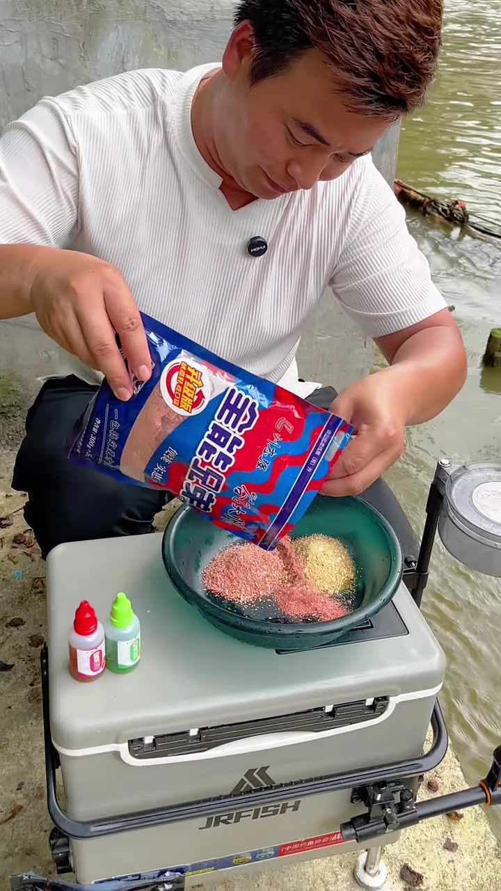 刘志强夏季爆护饵料套餐搭配,通钓各种湖库野河,适合各种淡水鱼种,对大鱼有很强的吸引力