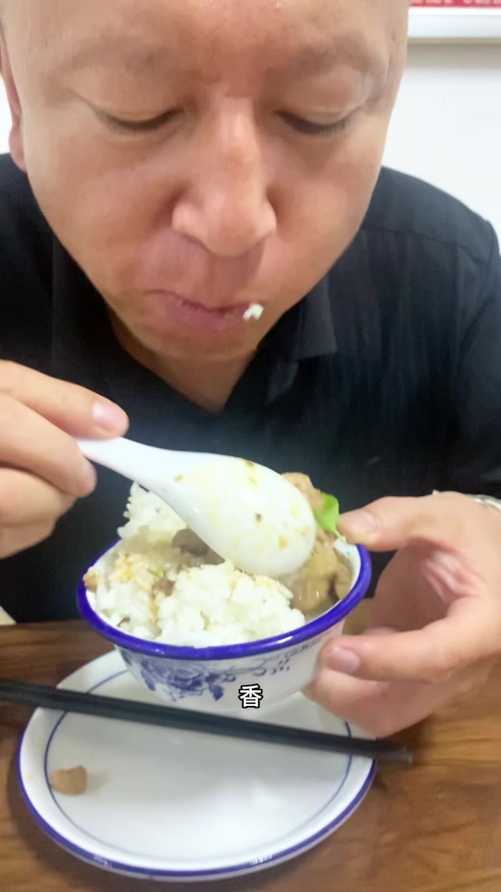 包头一家十年鱼杂老店,在深巷子里邻居都不知道