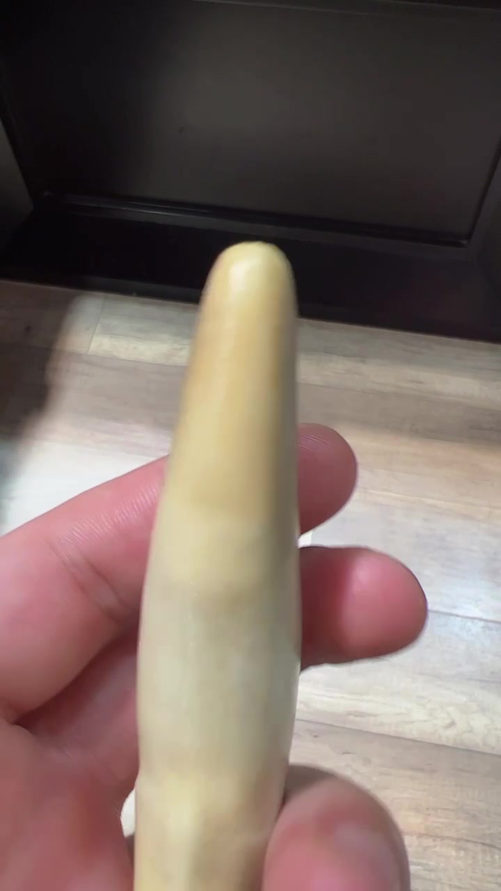 虎牙是什么样子的