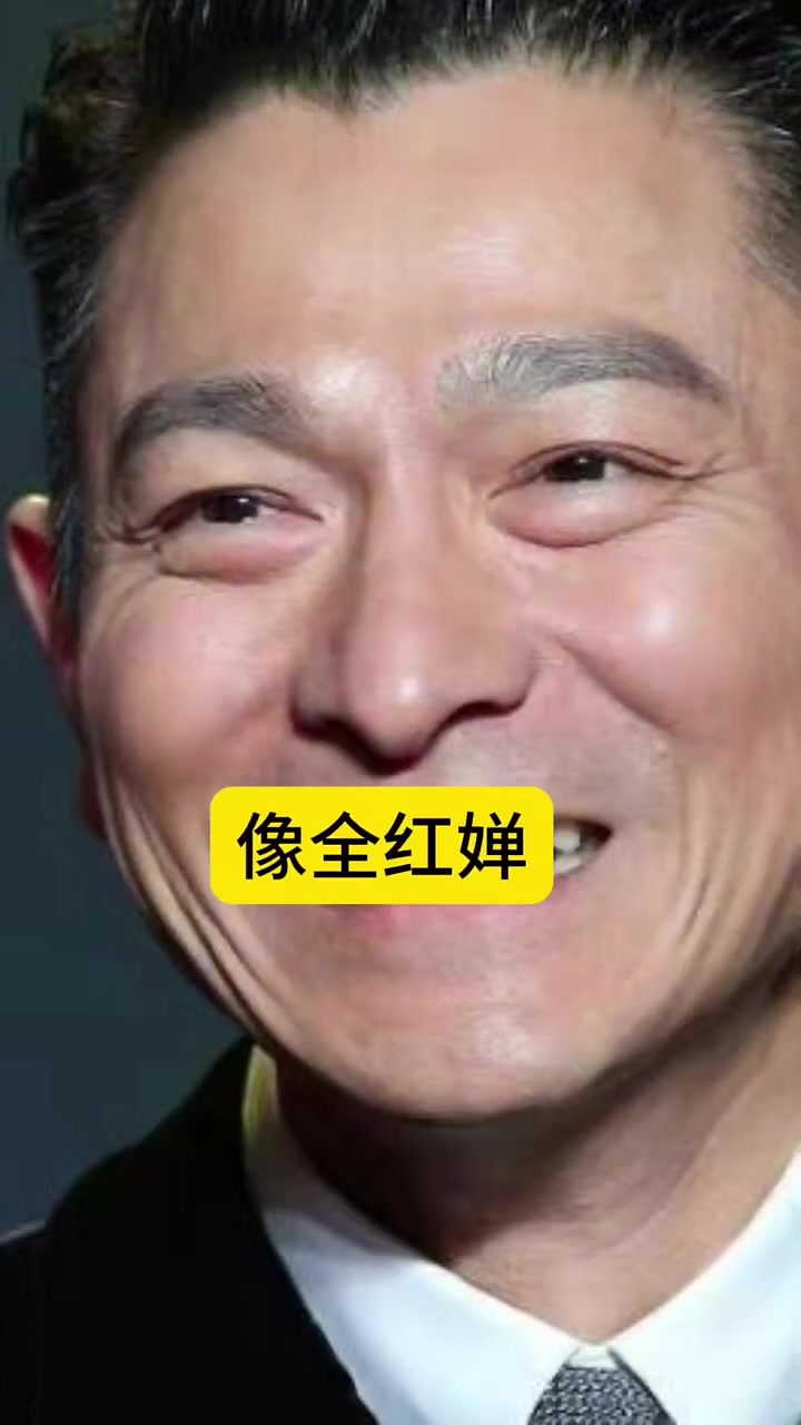 周冬雨昨天令人眼前一亮,单眼皮变双眼皮,鼻子也不输刘德华的鹰鼻