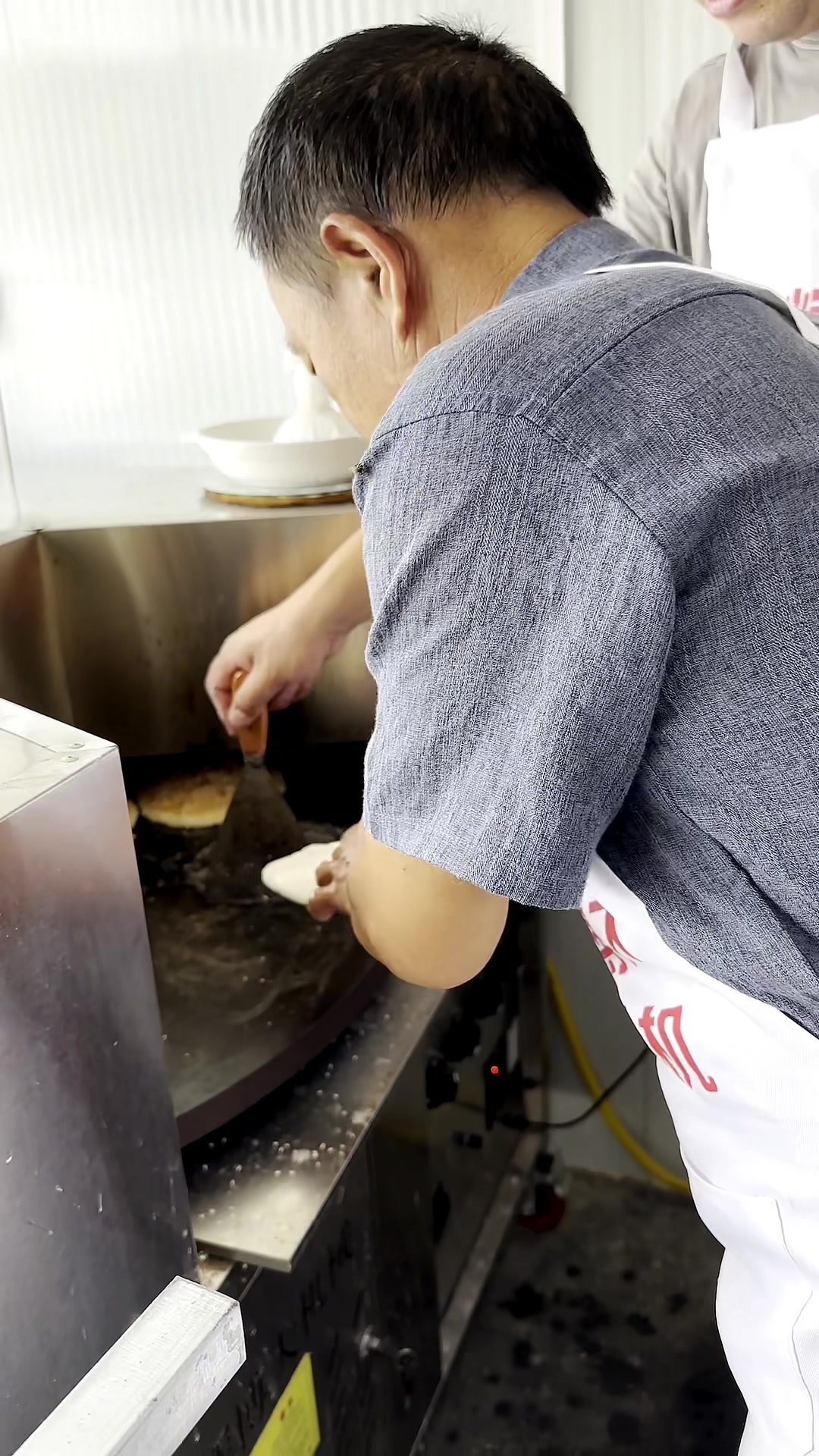 摆摊烧饼机节能省气高炉烧饼