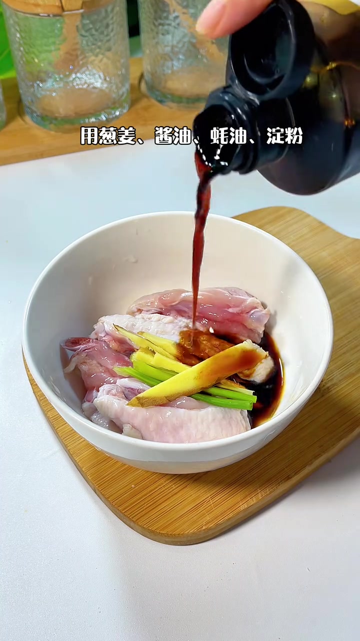 100天不重样的儿童营养餐|宝宝辅食一锅蒸 南瓜蒸鸡翅,搭配玉米发糕,黄瓜鸡蛋蛋汤,有菜有