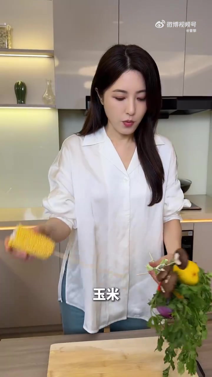 作为一名香菜狂热者,我的“顺时而食系列”特供食谱又来更新啦～今天用生日蔬菜花束爆改减脂低卡