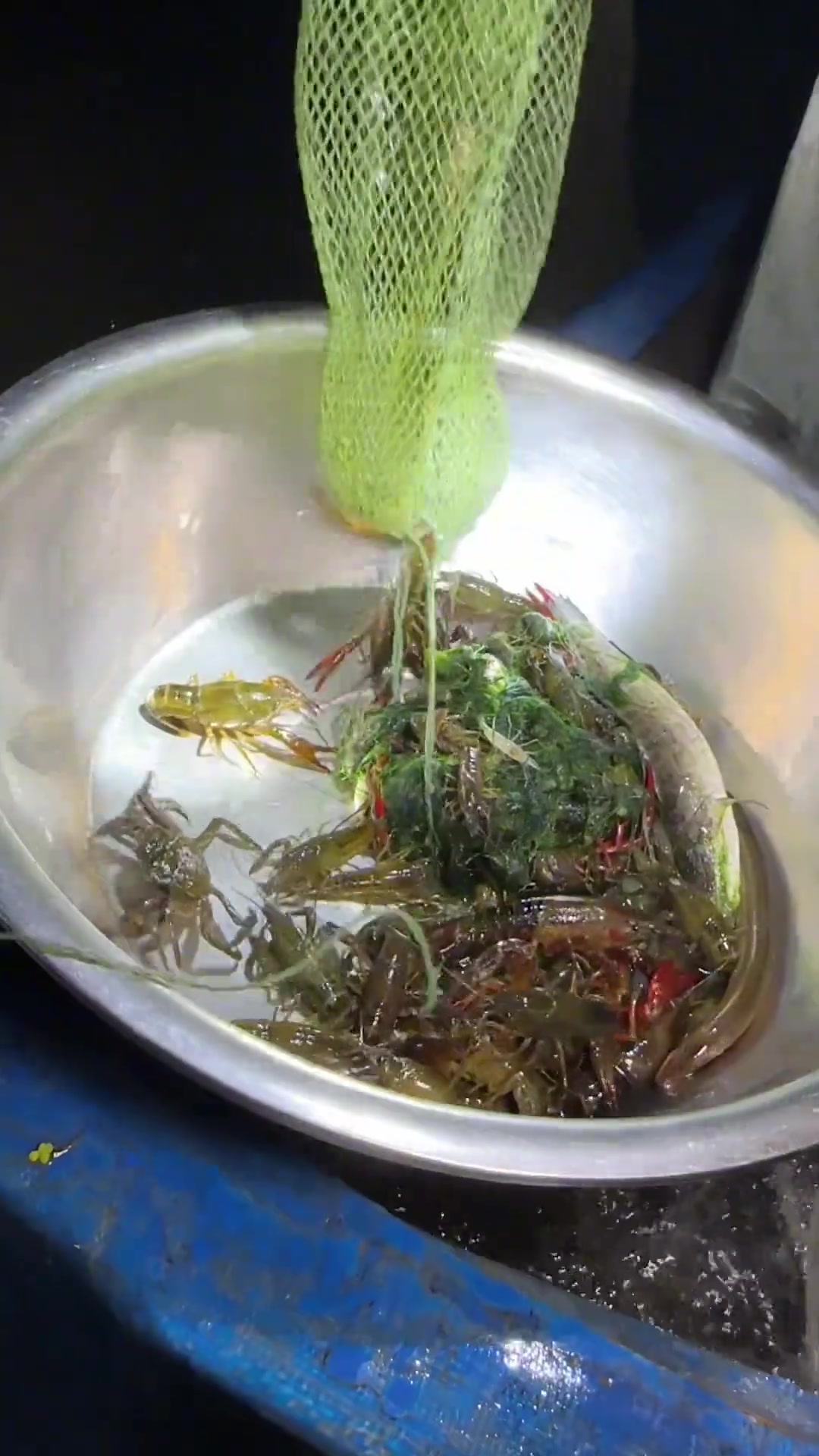 明芳去炸爆米花,老师傅一顿操作,把自己累惨了……爆米花