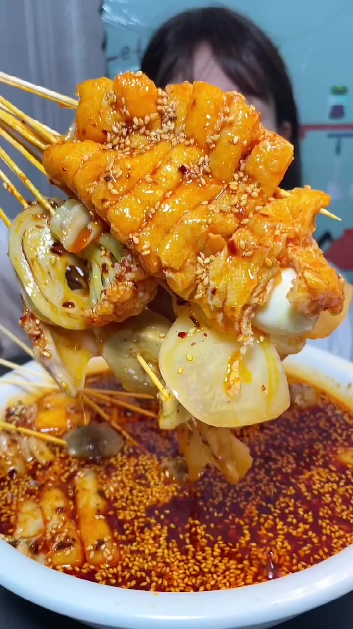 钵钵鸡没有鸡为什么叫钵钵鸡,没有鸡也不重要我一样爱,一个吃货好像没有不爱吃的