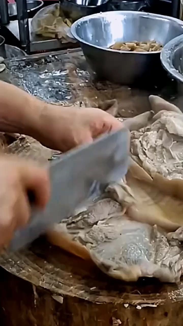 肉皮,沾蒜泥拌着吃都好吃