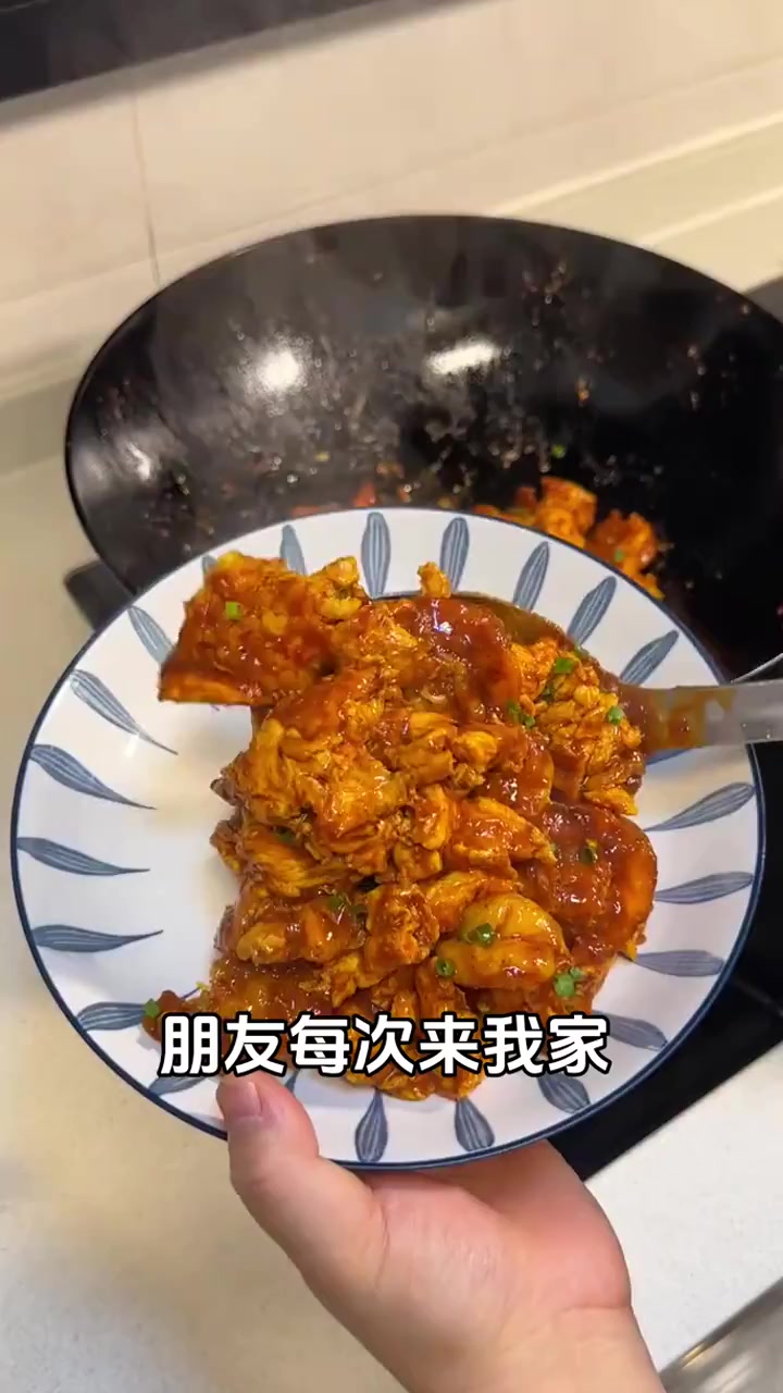 真没想到虾仁和鸡蛋搭配在一起能这么好吃这么下饭,做法简单,十几分钟就能搞定