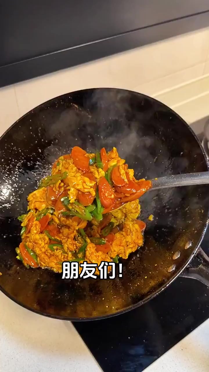 简单好吃的家常下饭菜青椒火腿炒蛋,只需要几分钟就能搞定,拌饭吃太香了