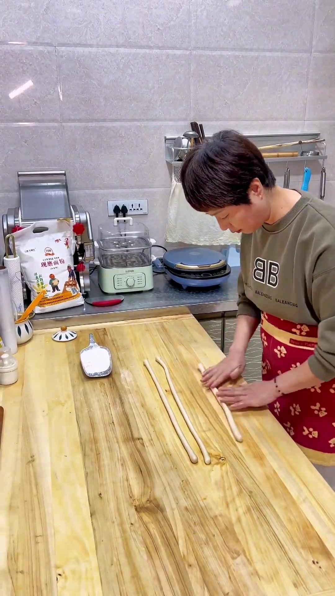 陕西好多人喜欢吃的面食～炒拉条子 口感劲道 香味十足