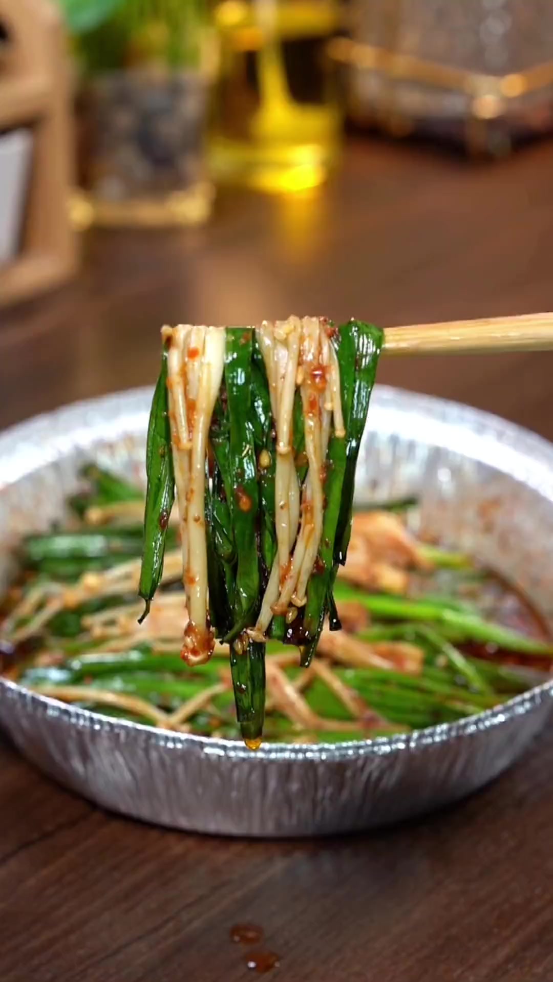 一起做好吃的烧烤韭菜金针菇吧 简单好做 比烧烤店的还好吃?