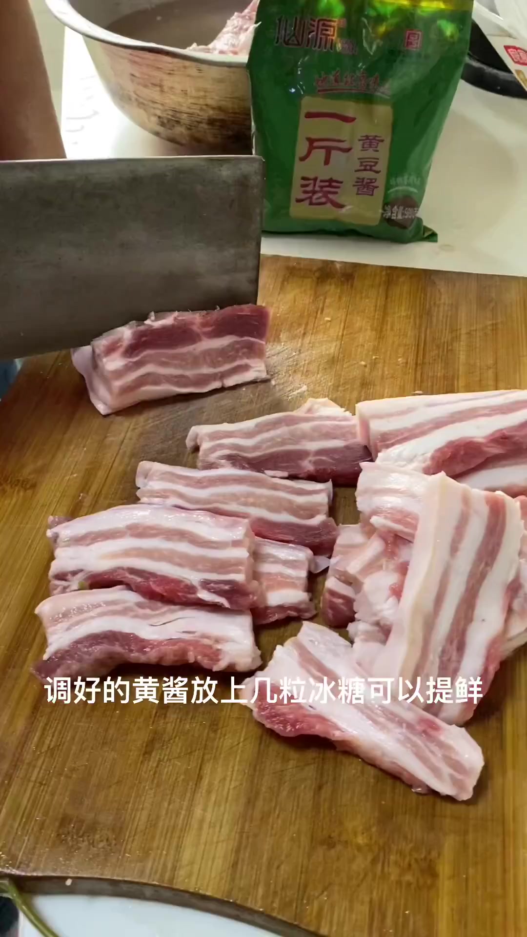 老北京炸酱面在家怎么做?每家都有自己的特色,您学会了吗