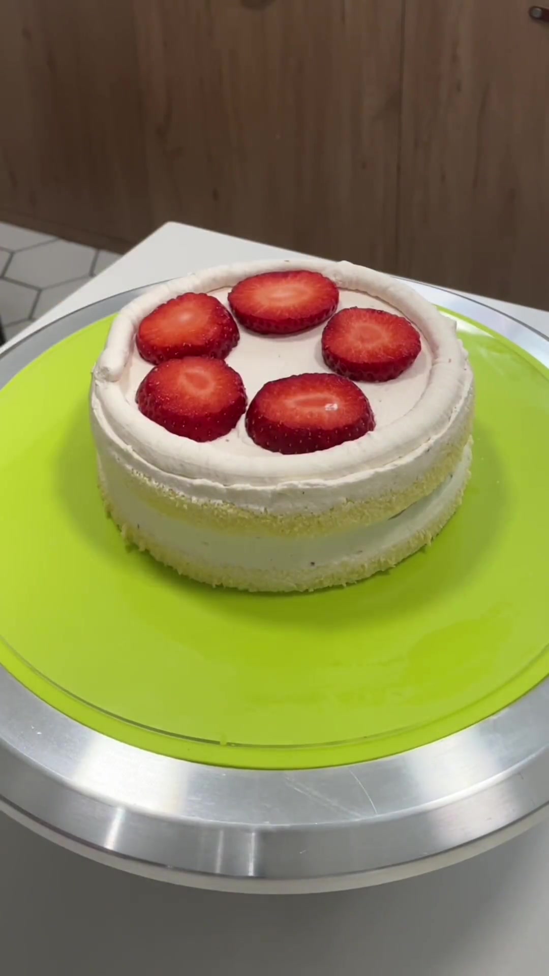 草莓奶油蛋糕 符合我对蛋糕的一切幻想!