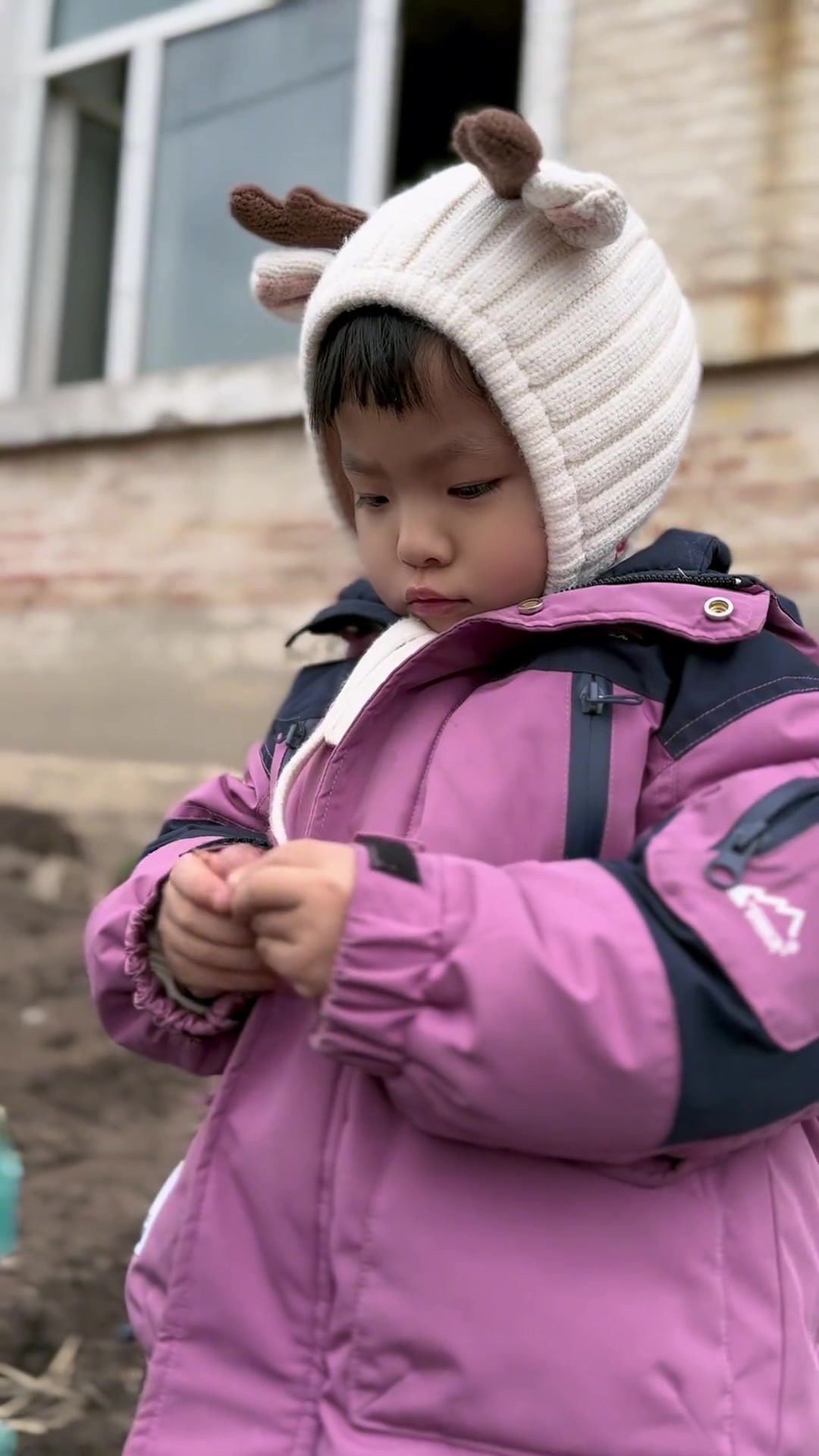 在这个上有老下有小的年纪,你有什么理由不努力,妈妈默默的做了一桌子菜,关爱之心不言而喻 现
