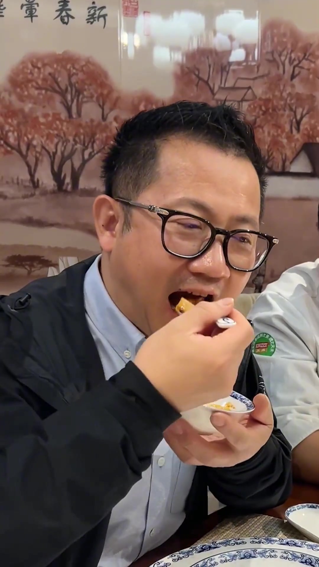 第一次品尝红军菜,这是一场忆苦思甜的体验