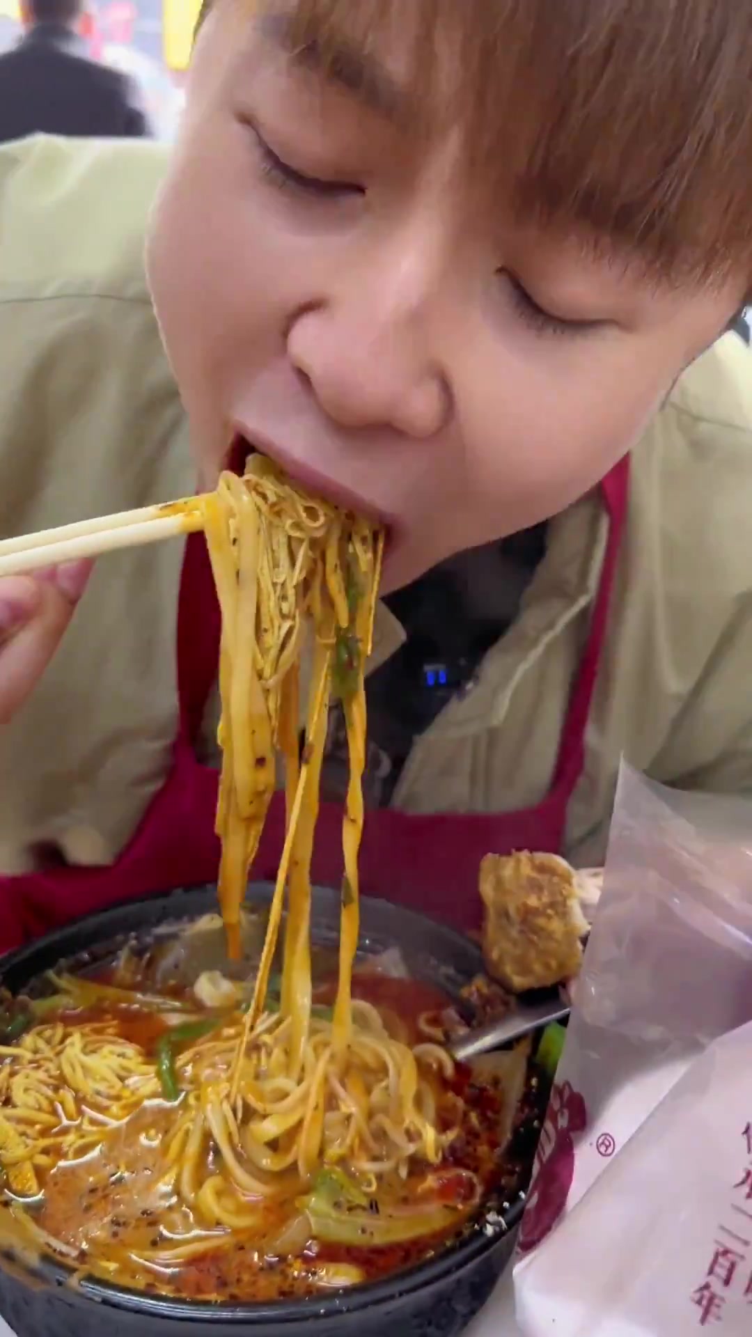 每次来长春必吃的就是黏糊麻辣烫和老式炸鸡,真的绝绝子