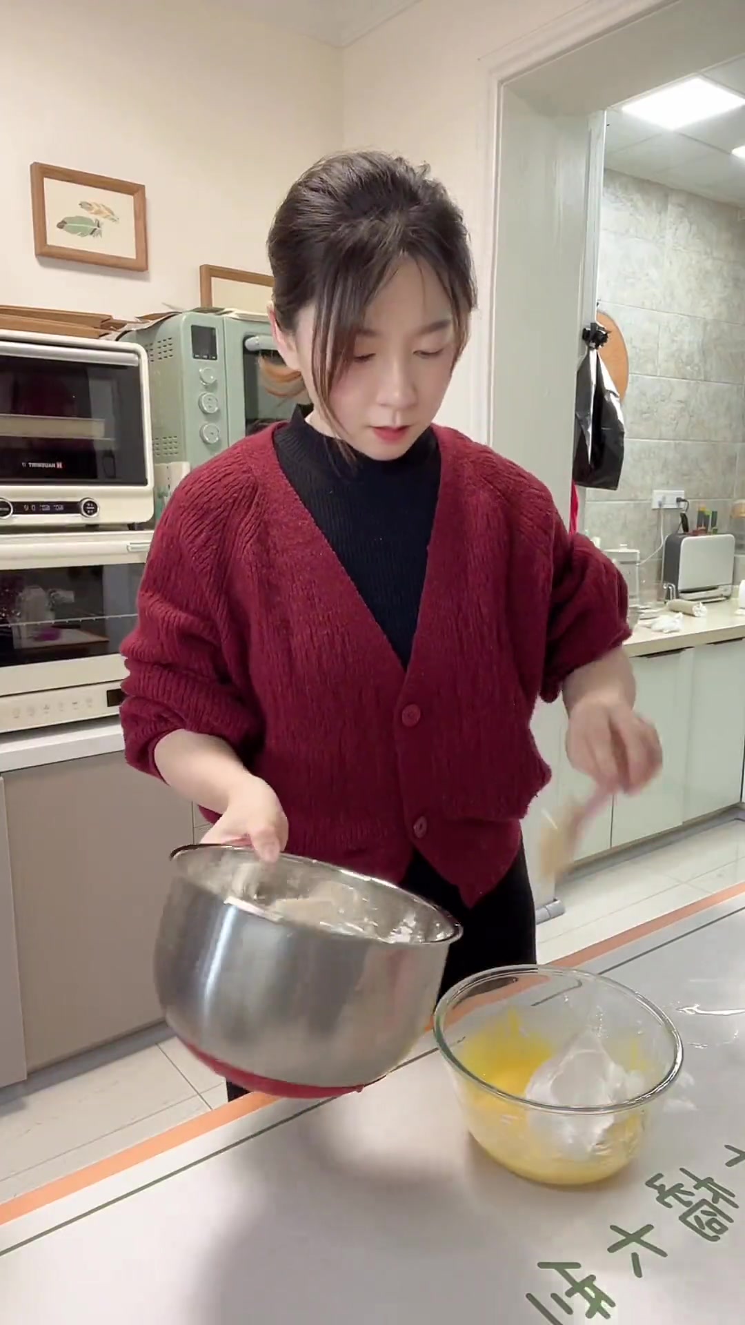 做了两个手绘的蛋糕卷,做完感觉自己都快成