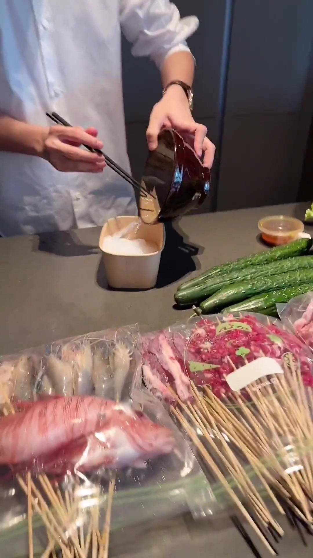 假期的仪式感 今天户外BBQ 自己做的干净卫生又好吃?