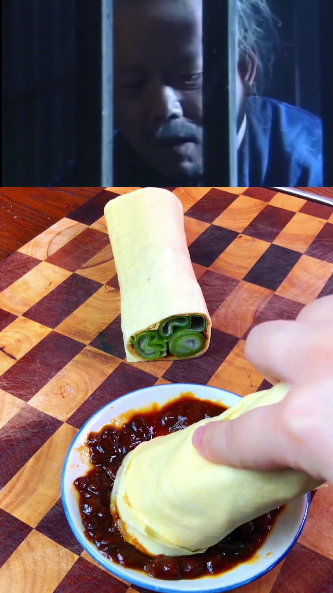 山东美食“煎饼卷大葱”