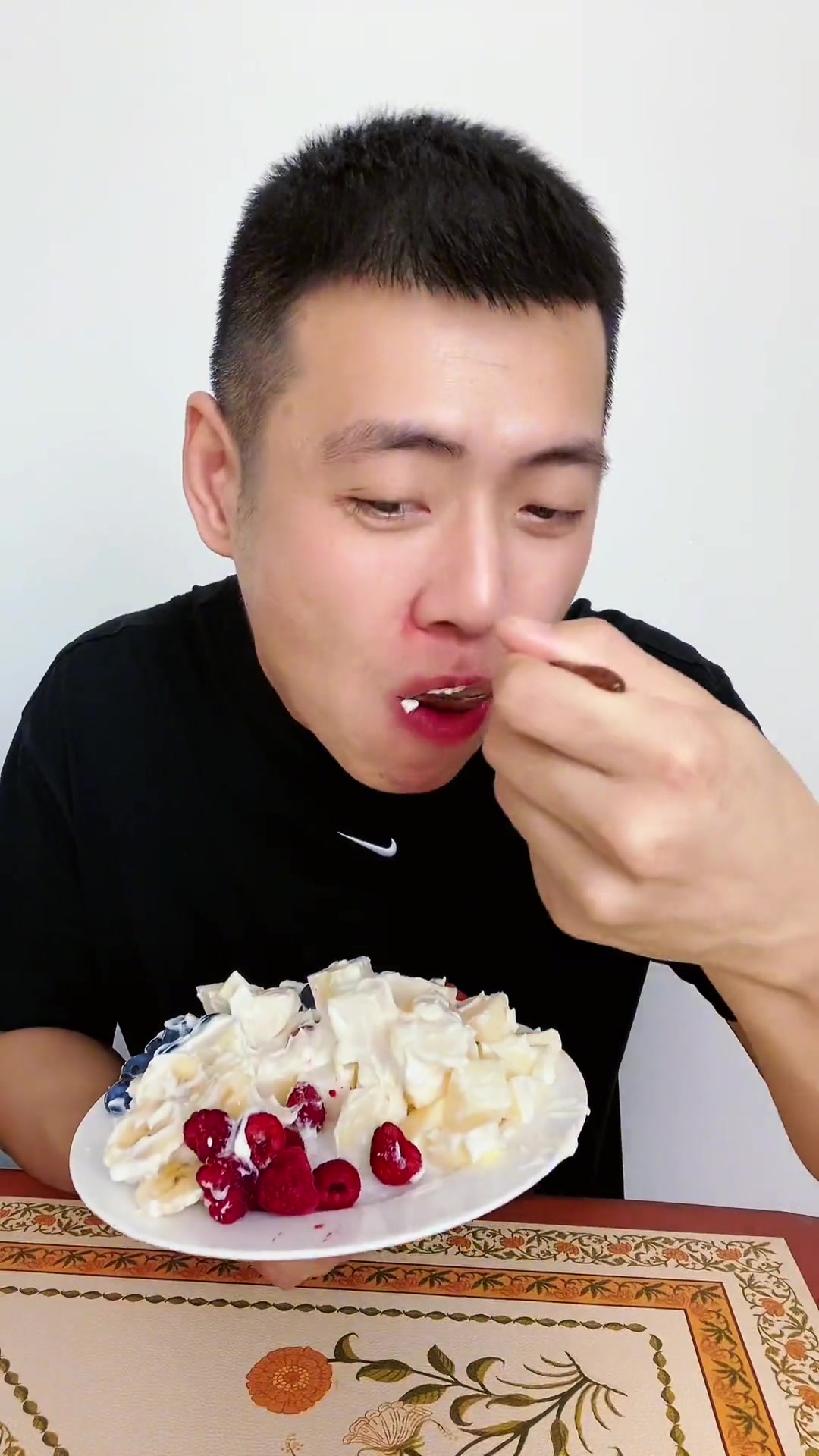 蔬菜水果沙拉 我是越来越会吃了