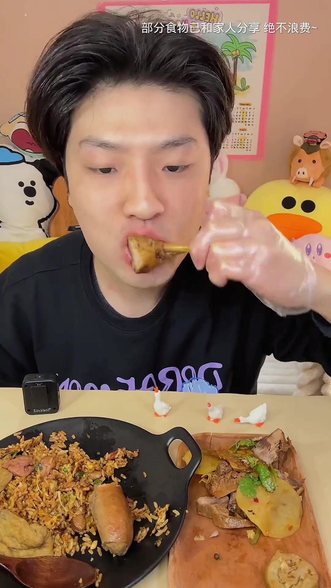 街头的烟火气太足了 瘦肉丸酸酸辣辣的口感超好 猪头肉炒