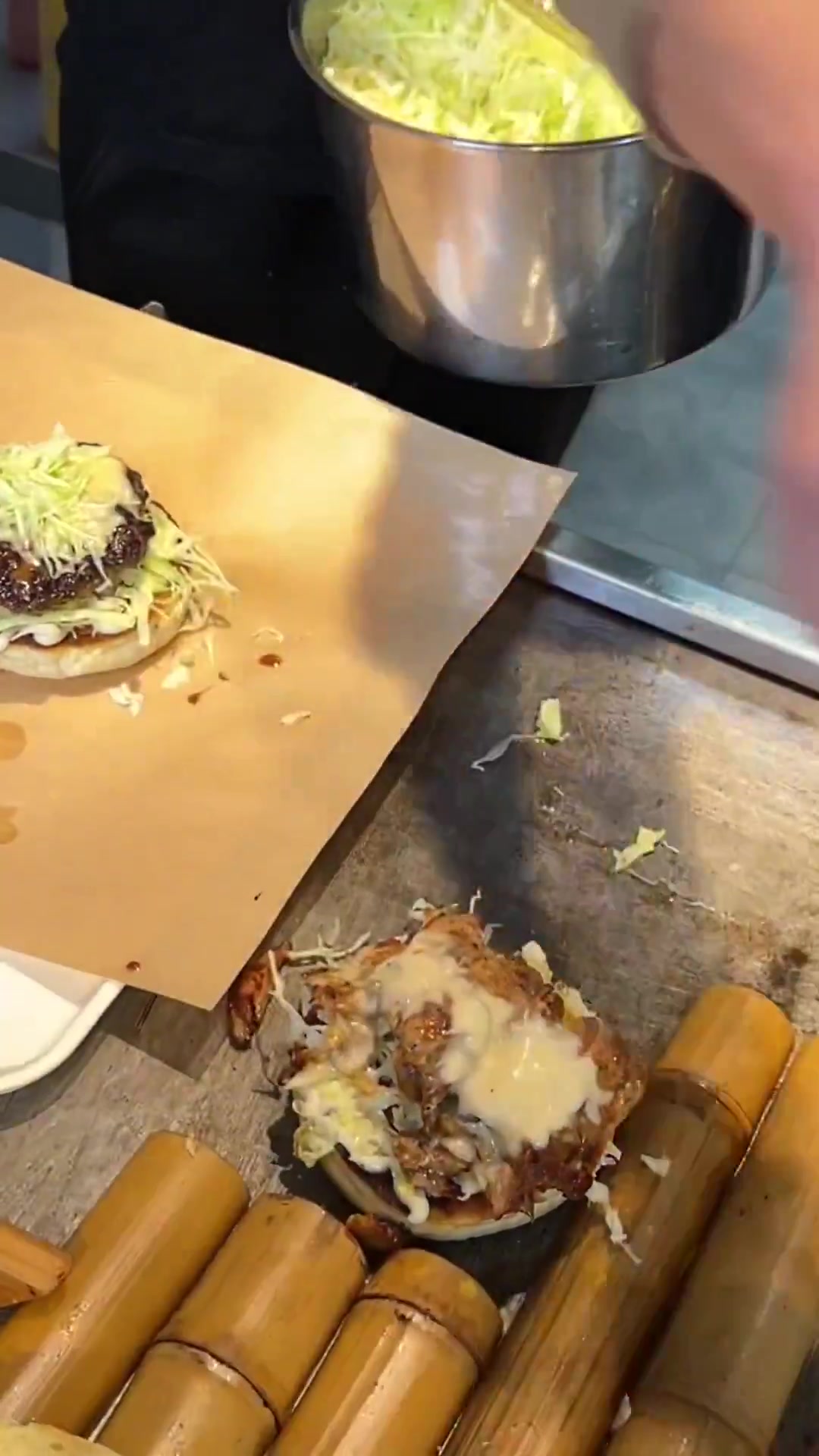 厦门街头的手作汉堡,起司牛肉汉堡会爆汁