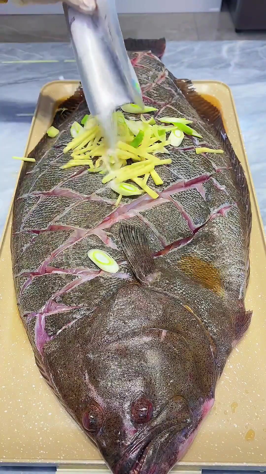 朋友出海弄了条大鸦片鱼 让我做个 必须要麻辣鲜香 安排上