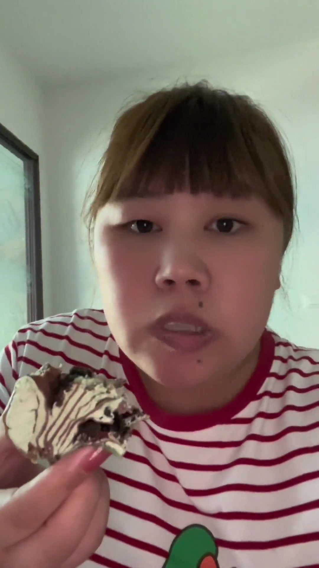 吃个蛋糕,庆祝青春哥拿到驾照?