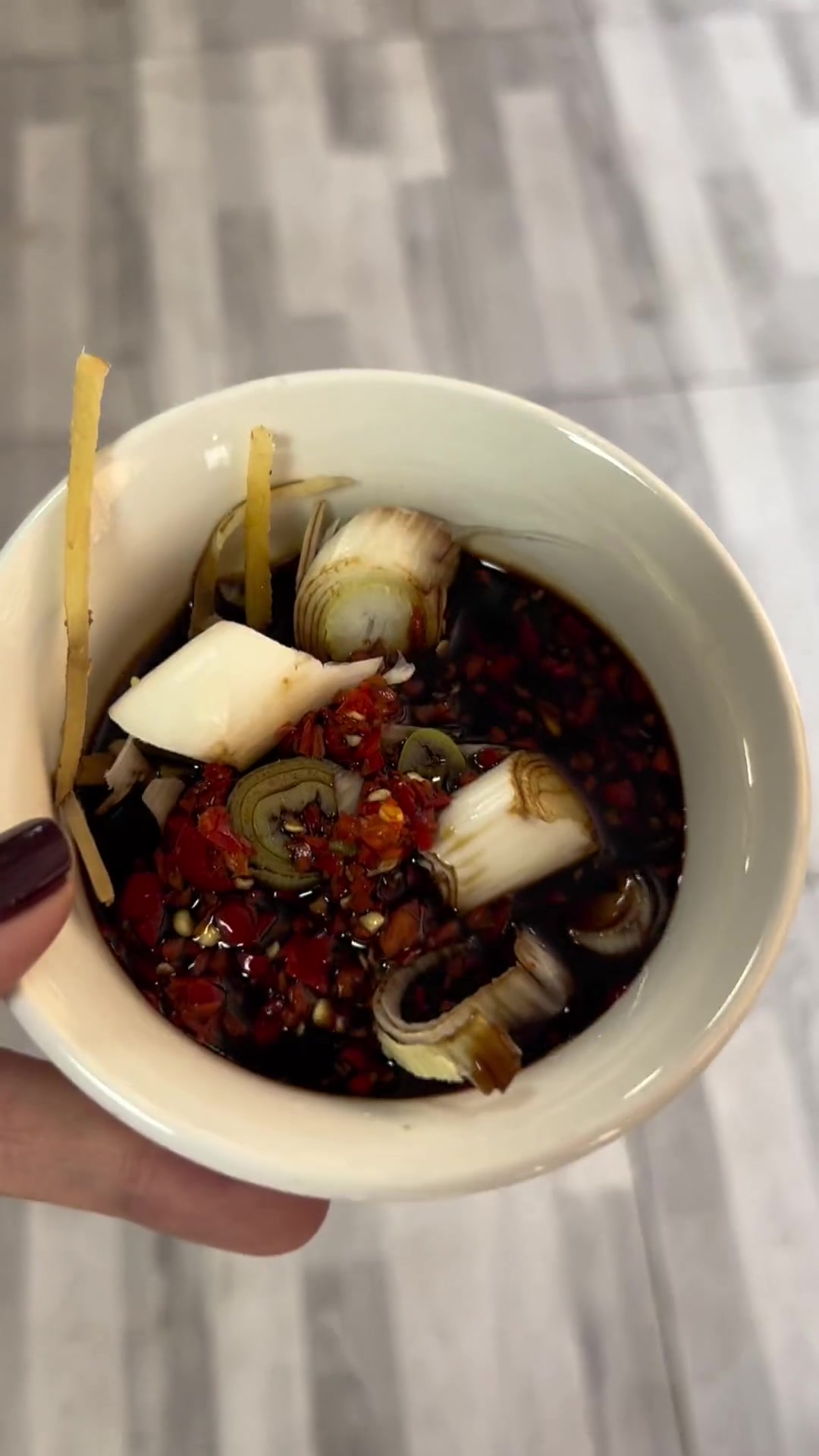 今天也是带两父子体验特色美食的一天—-临沧火腿木瓜鸡!