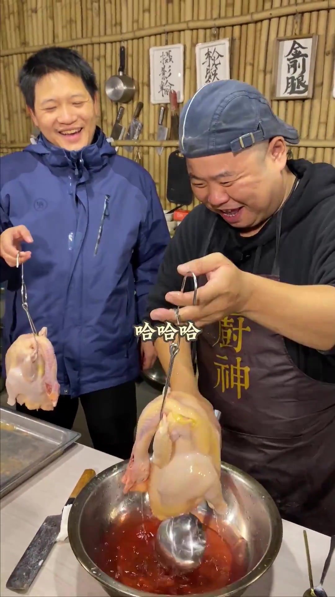 原来阿肥认真起来也是能做出好东西的,这道广东脆皮烤鸡给个满分