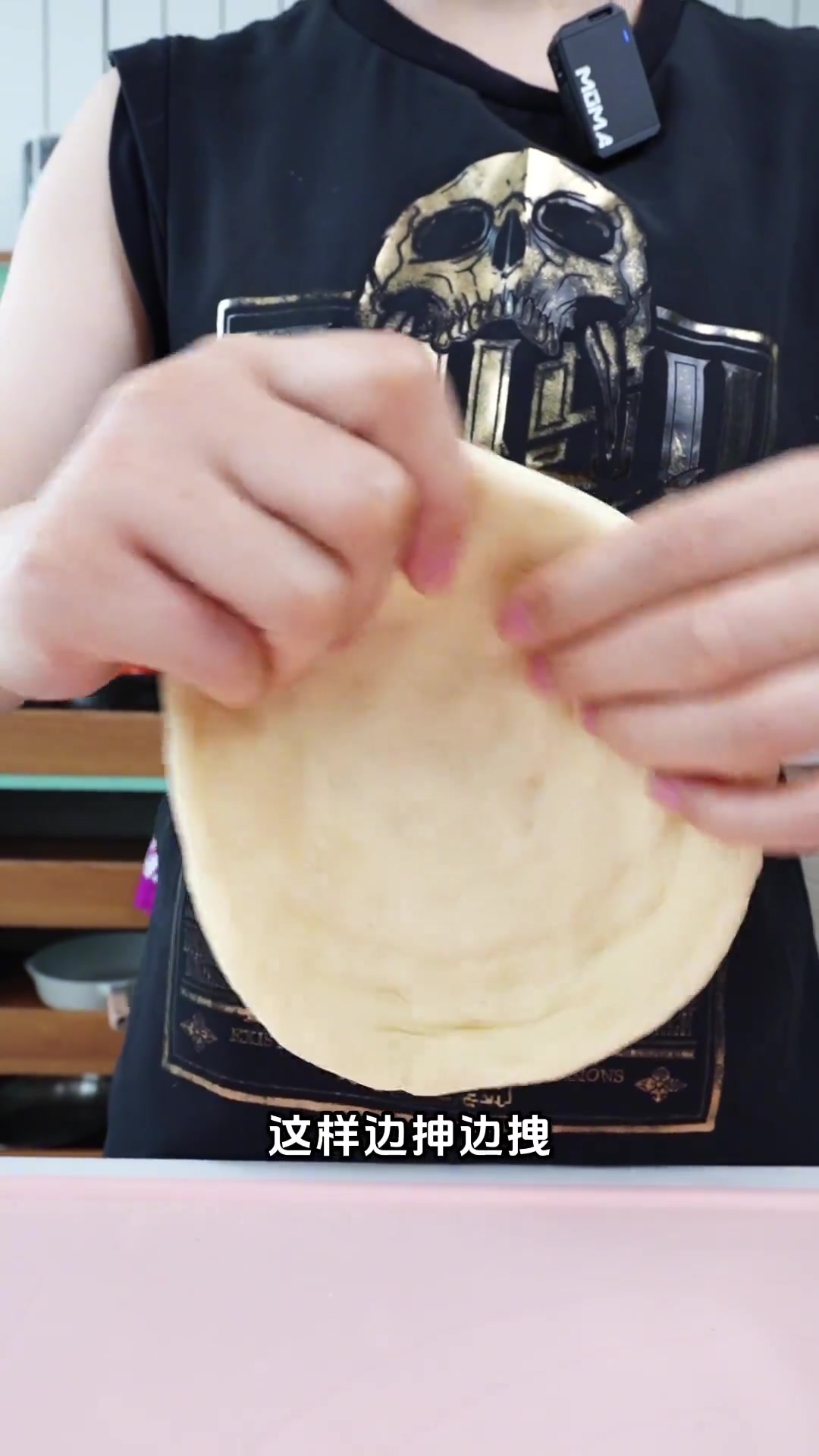 媳妇每次做这个家庭烤馕 我都想吃羊肉串 香迷糊啦 家庭手法简单好吃