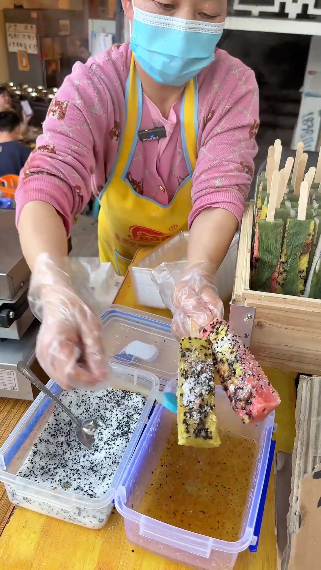 重庆街头偶遇糯叽叽的糯米糕3块一个软糯又香甜