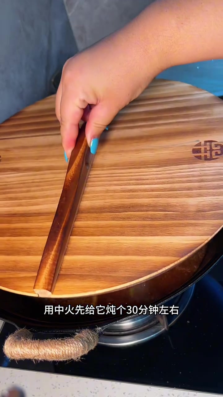 东北特色排骨炖豆角!嘎嘎香!