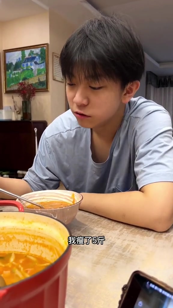 今天早餐是番茄莜面鱼,其实东北有个类似的美食叫疙瘩汤