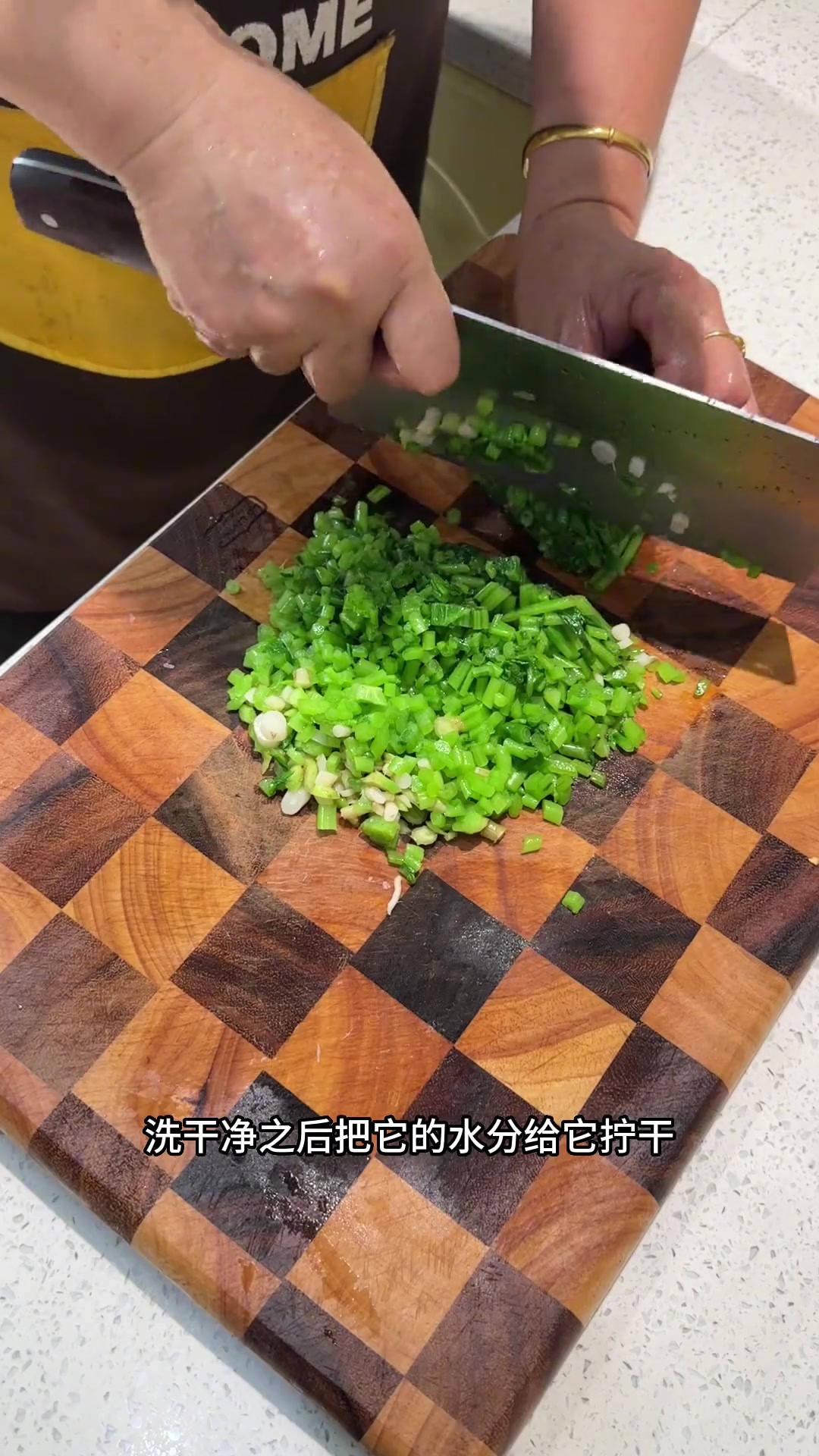 今天吃肉末萝卜苗和萝卜丝蛋汤