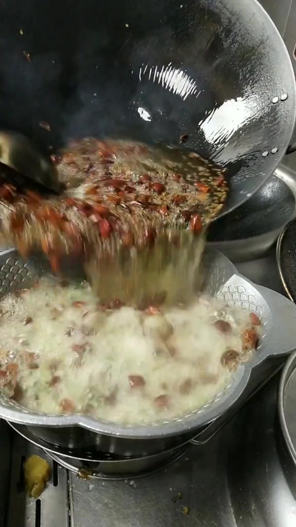 正宗重庆翠云水煮鱼出来的师傅技术就是不一样!