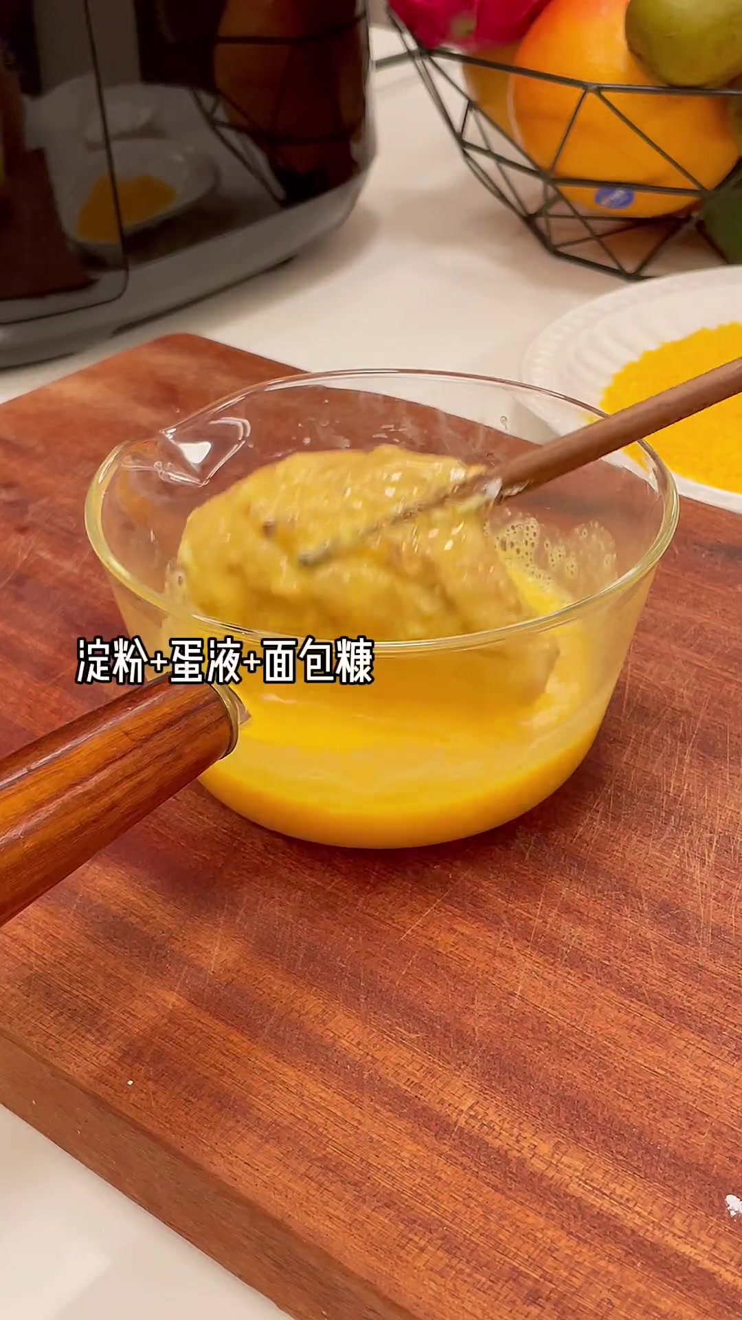 今日夜宵吃点啥?外酥里嫩的烤鸡翅和飘香四溢的烤肉串