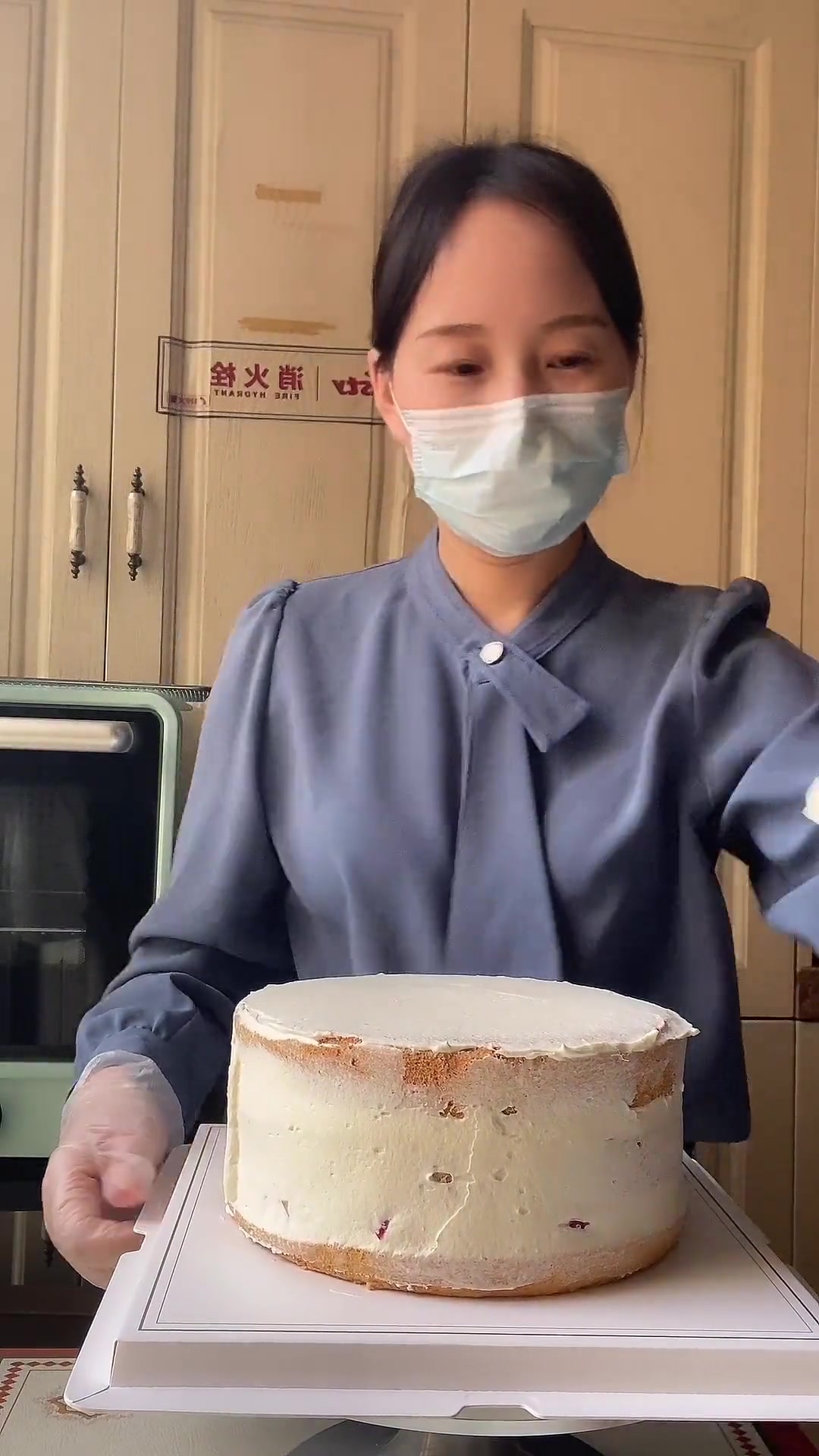 今天一天做了三个蛋糕外加肉松卷真的是开心并累着