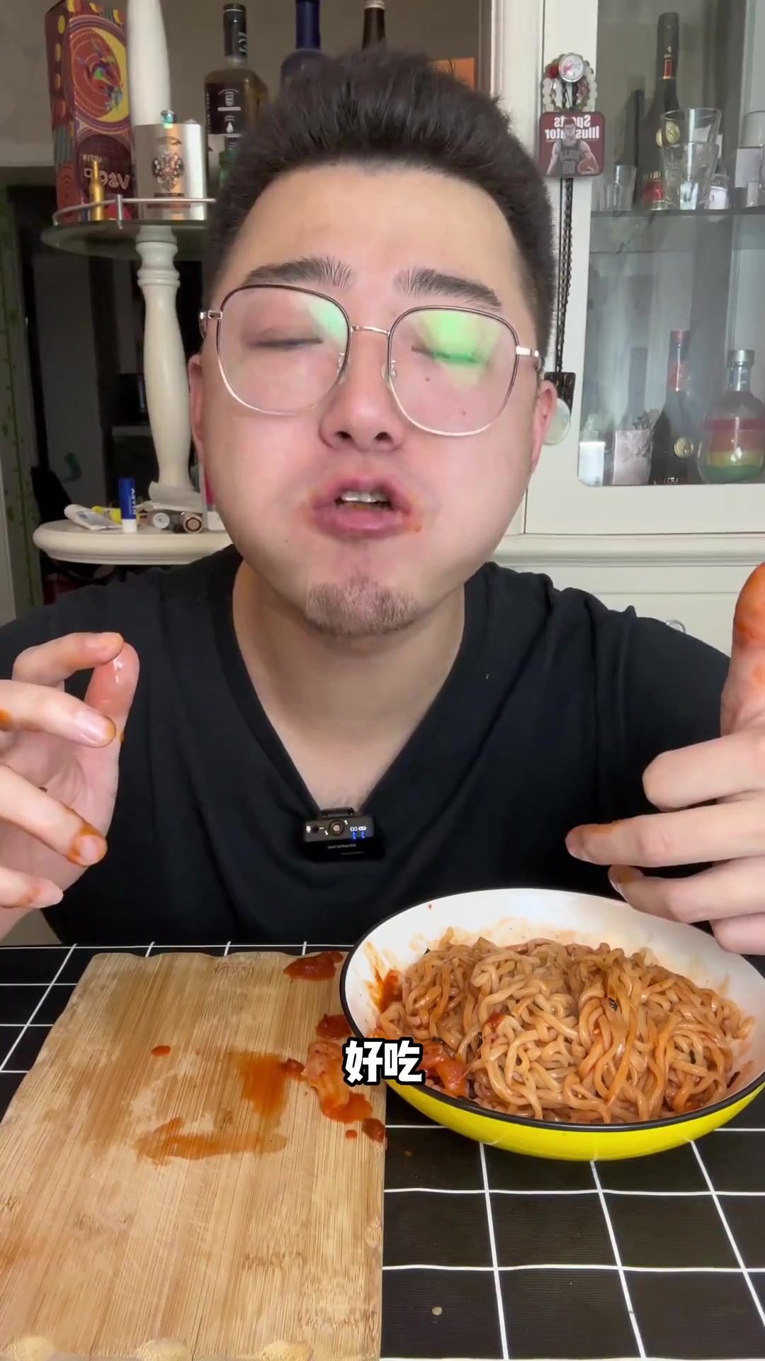 火鸡面一定要来点醋!然后再配上这四层夹心的午餐肉