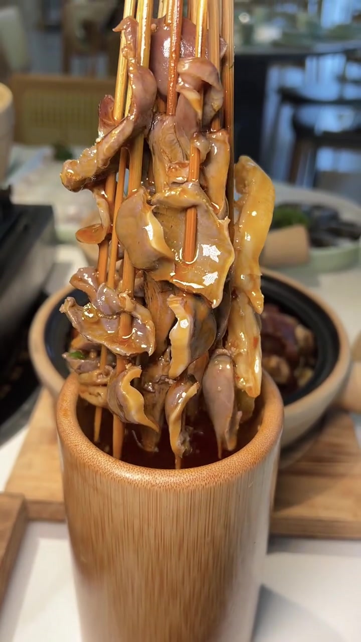 五重香草吃鱼虾长大的鸭子!老海南人真的会吃!