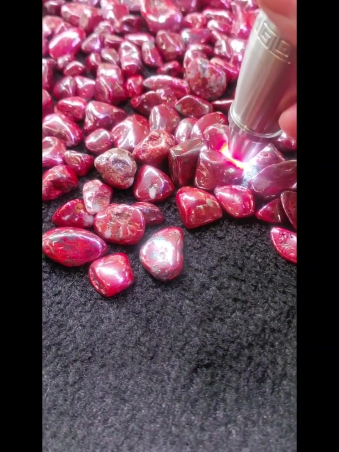 天然朱砂鸡血石手串