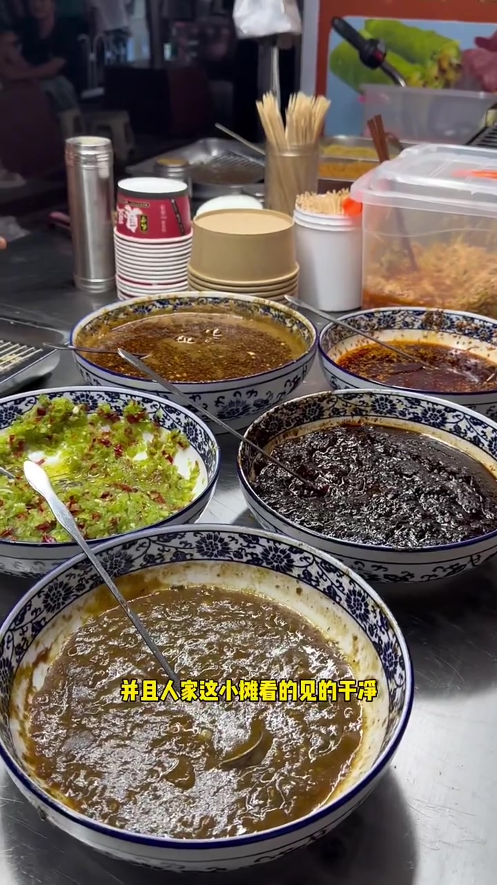 东光夜市,这臭豆腐真干净啊～