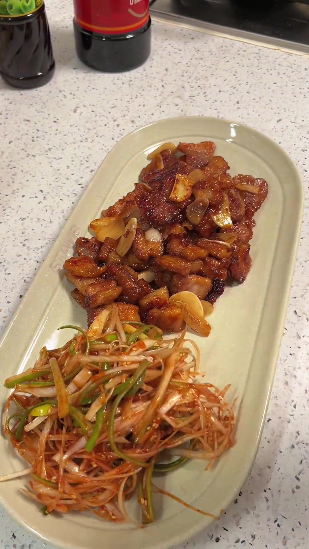 酱油烤肉,午餐肉滑蛋,清炒茼蒿