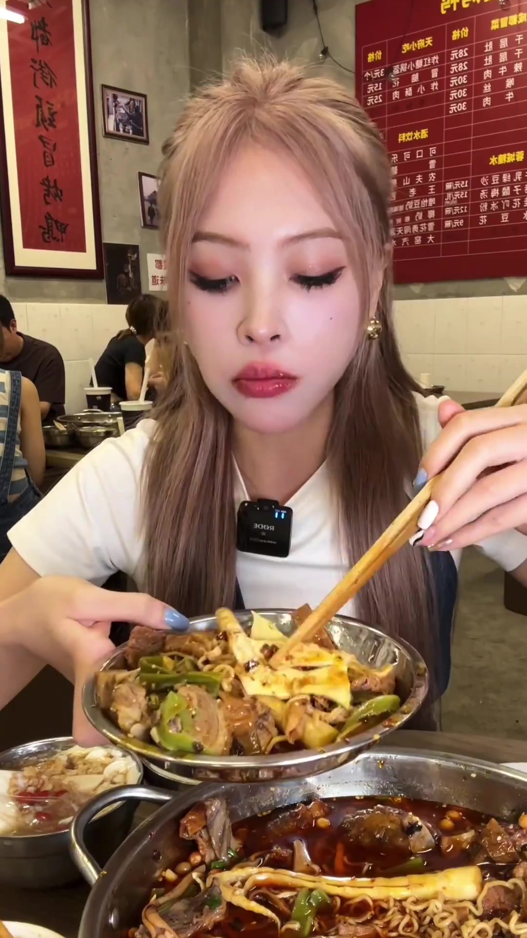 在成都没吃着的冒烤鸭来上海了,高低得来尝尝