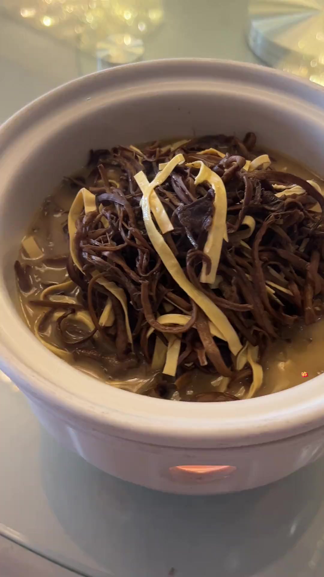 石锅茶树菇蛋炒饭脆皮咸猪手