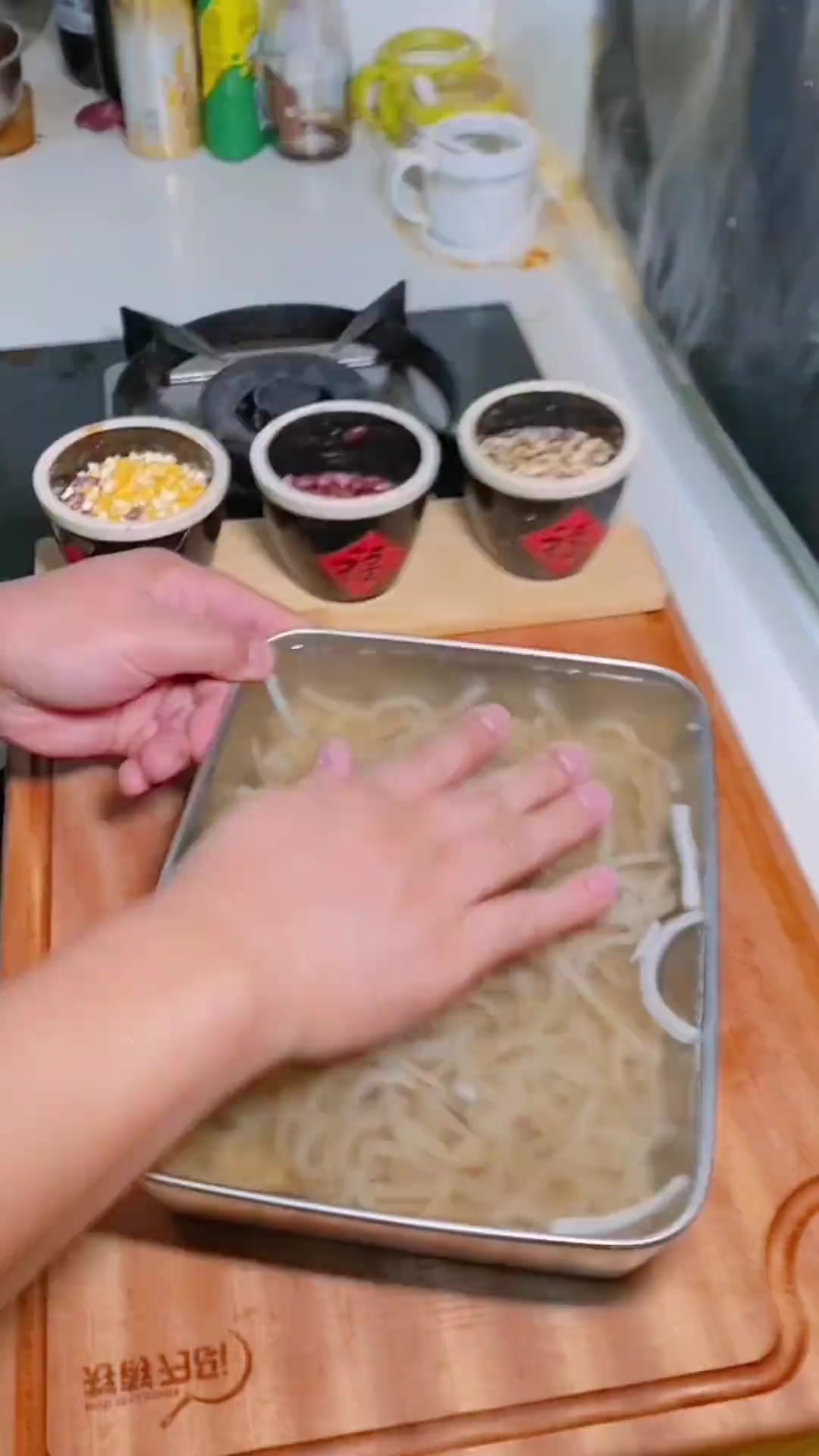 猪皮冻。肉皮冻