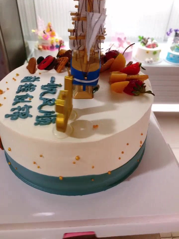 简约男孩风生日蛋糕