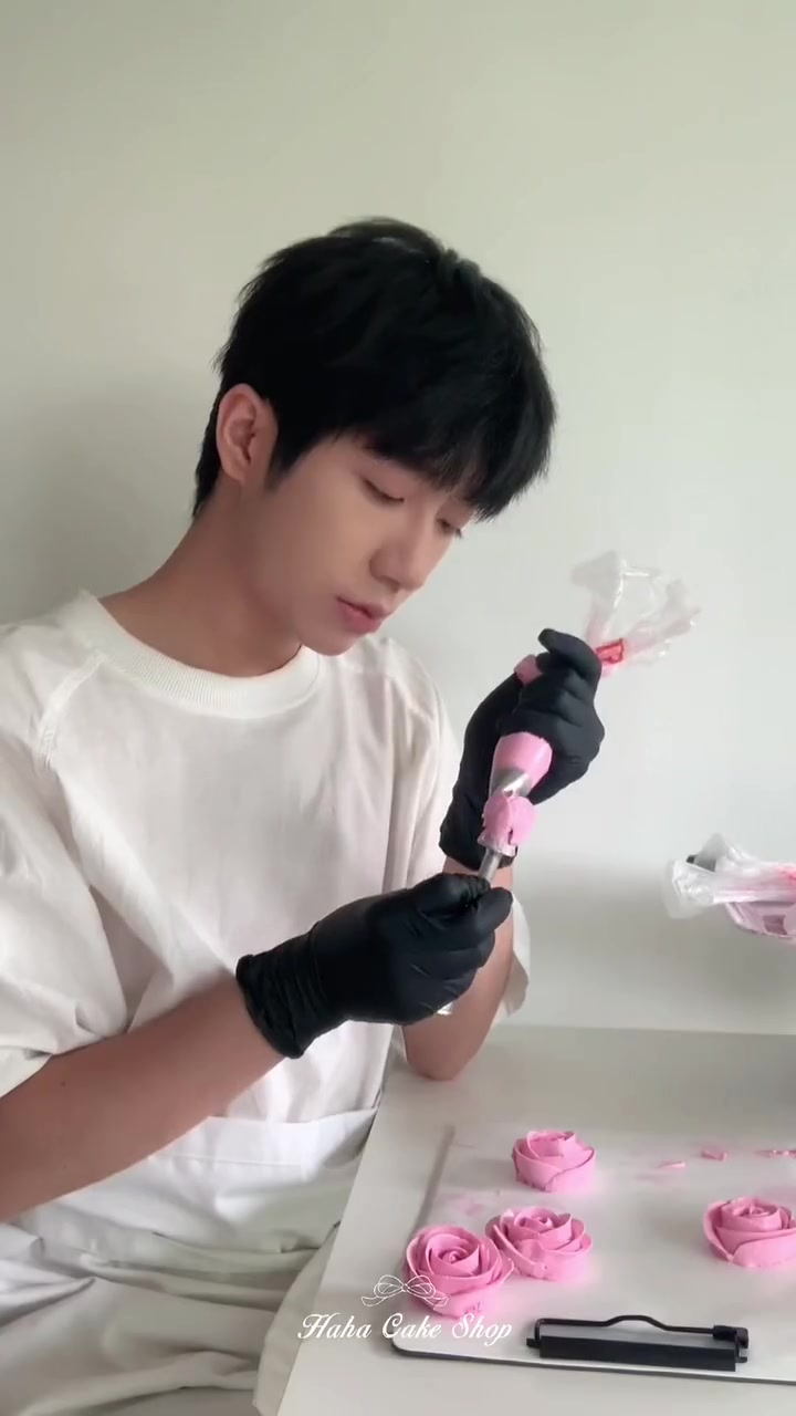 90年代的复古玫瑰花蛋糕?