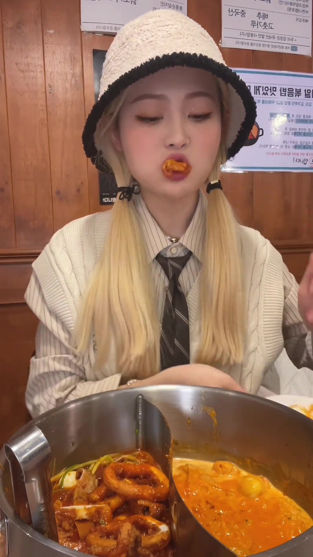 韩国炒年糕又出新花样啦!爆辣鱿鱼辣奶油炒年糕火锅!