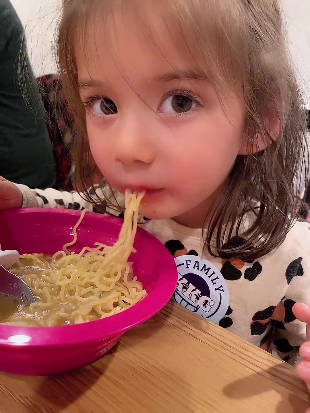 今天周六老外不上班先早上送老大去他奶奶家最喜欢吃面条和饺子