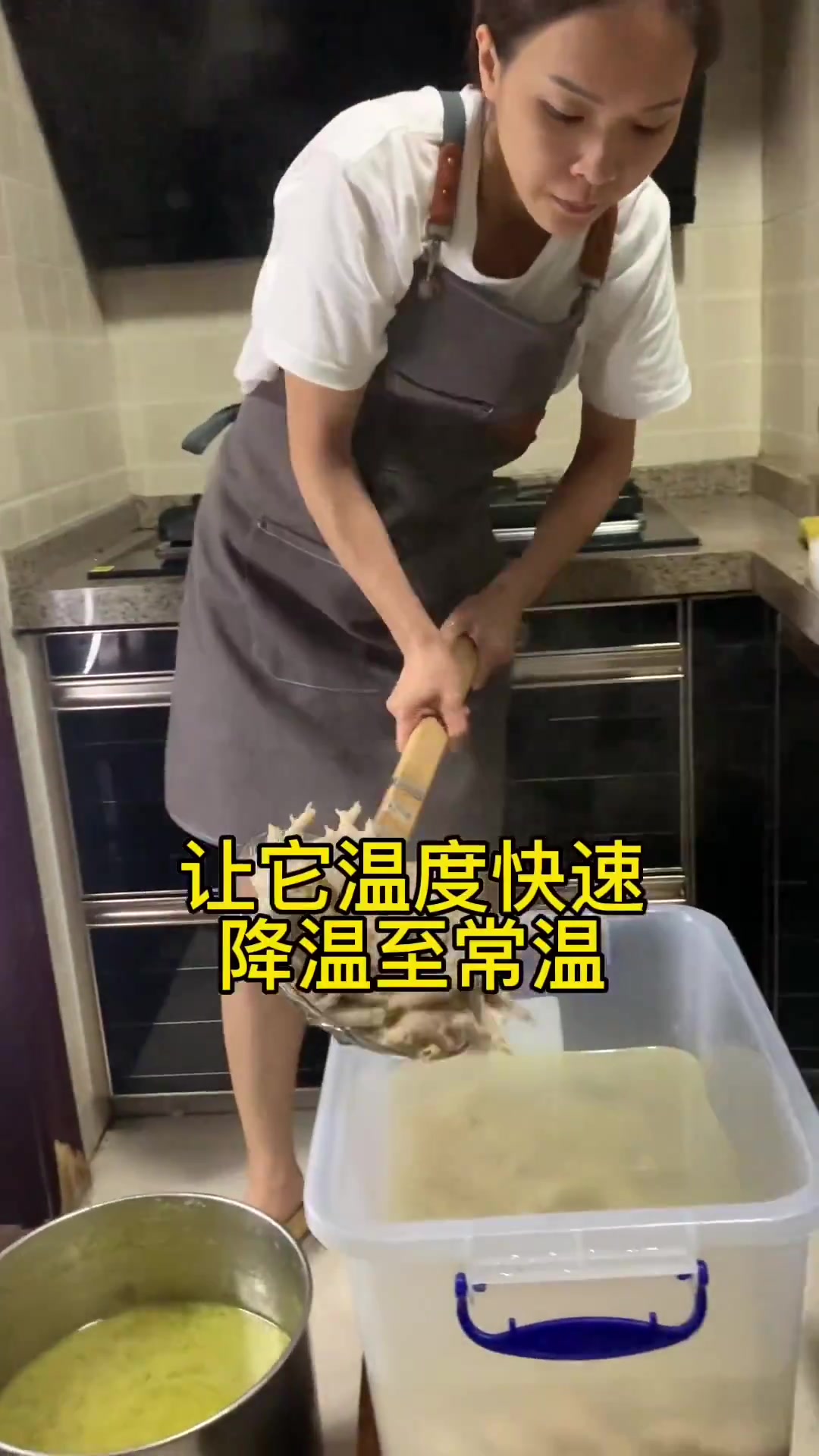 每天汤汁都不剩的柠檬酸辣鸡爪配方,今天分享给你们。